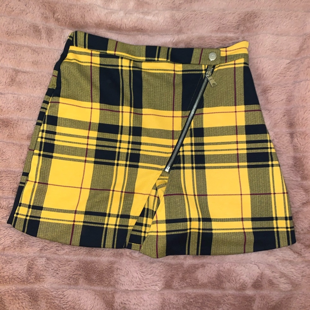 SHOKRT!!! PLAID YELLOW SIZE SMALL